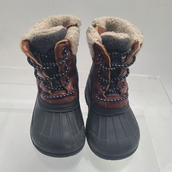 Oshkosh B’gosh Boys Snow Winter Boots Size 5 M Side Zipper Closure - Picture 1 of 7